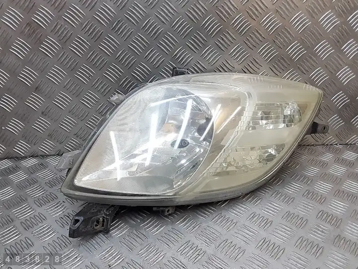 Toyota Yaris (2005 - 2009) 811100d120 Передняя противотуманная фара — фото 1