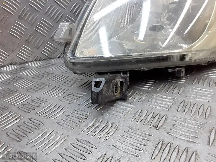 Toyota Yaris (2005 - 2009) 811100d120 Передняя противотуманная фара — фото 2