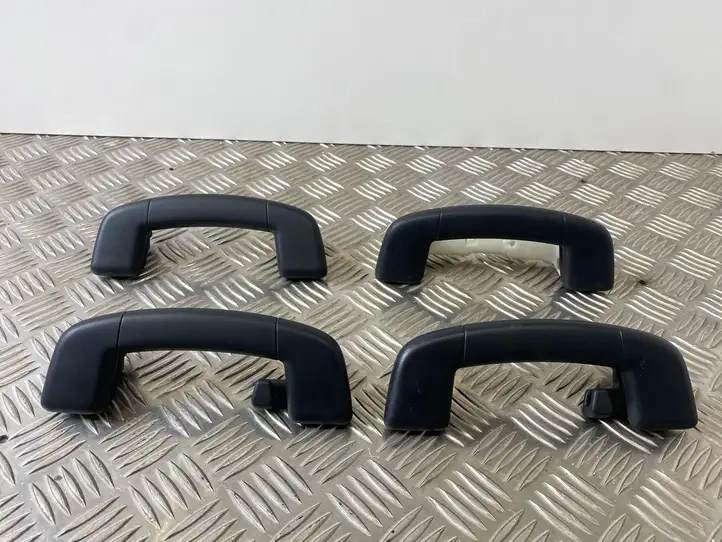 Volkswagen Tiguan (2016 - 2020) 5NA857607B Комплект потолочных ручек — фото 1