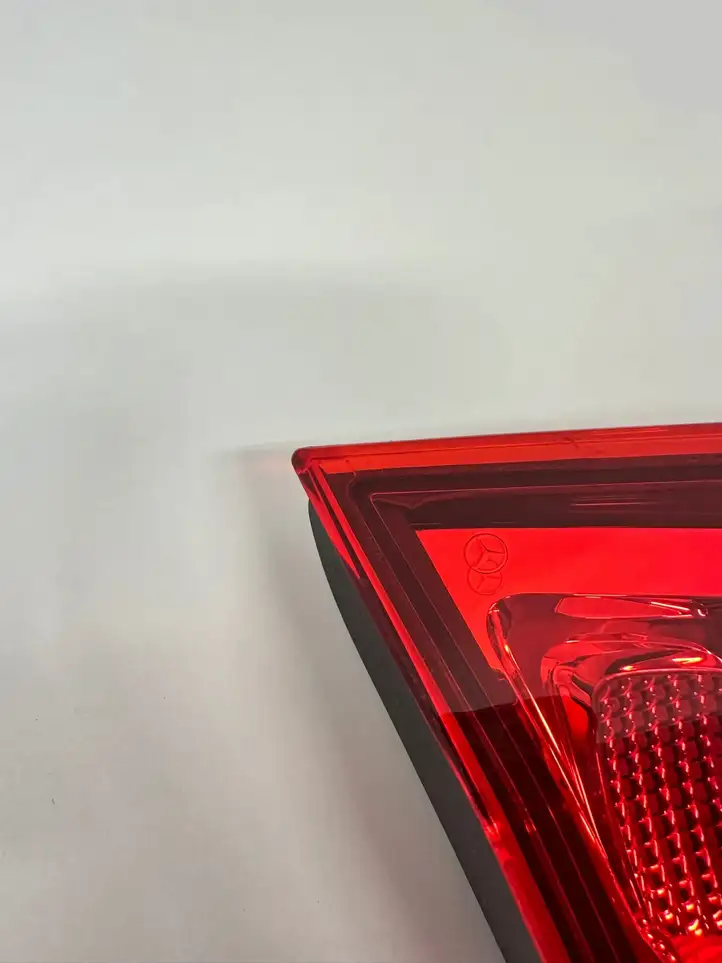 Mercedes-Benz GLS X166 (2015 - 2019) A1669066302 Задний фонарь в крышке багажника — фото 2