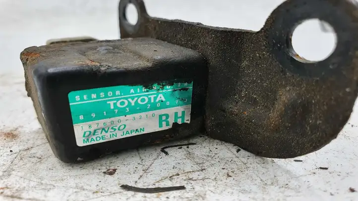 Toyota Avensis T220 (2000 - 2003) 8917320070 Датчик удара SRS — фото 3