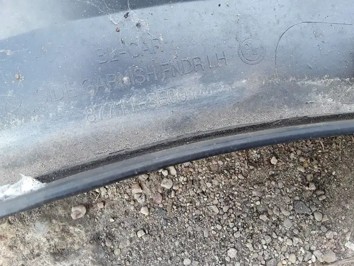 Kia Sorento (2002 - 2006) 877113E001 Молдинг крыла — фото 4