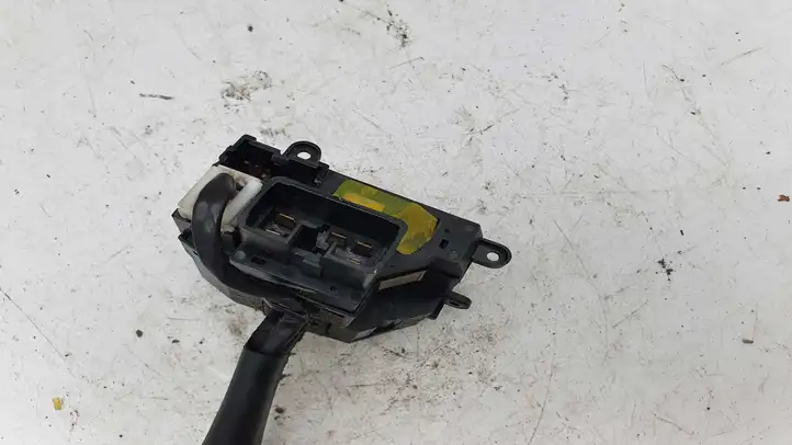 Mitsubishi Space Star (1998 - 2005) Подрулевой переключатель — фото 2
