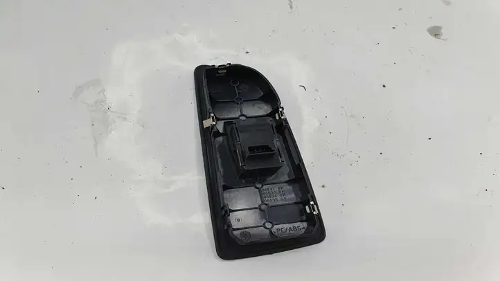 BMW 1 E81 E87 (2004 - 2011) 06532 Кнопка стеклоподъемников — фото 2