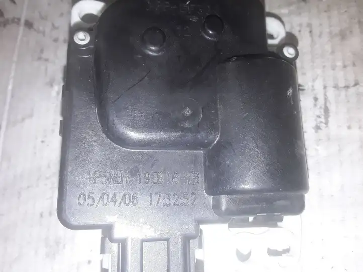 Hyundai Santa Fe (2005 - 2009) VP5NEH19E616EB Двигатель задвижки потока воздуха — фото 3