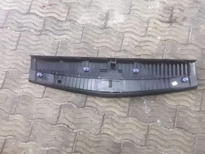 Opel Zafira B (2003 - 2006) 322225228 Отделка порога багажника — фото 2