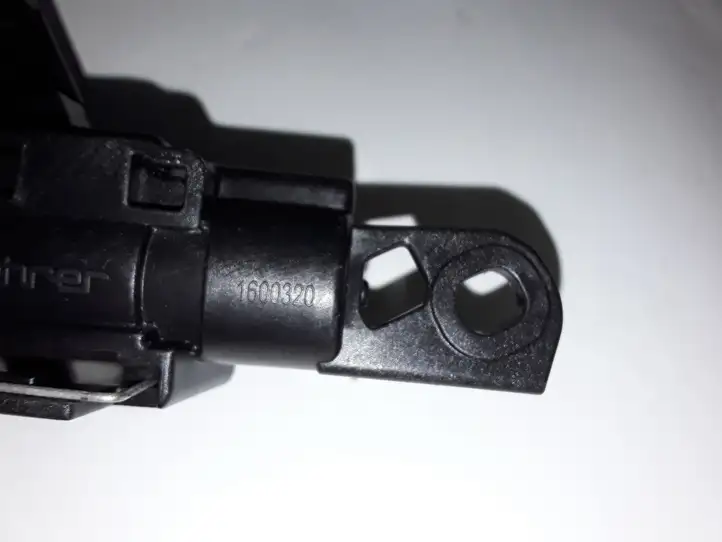 BMW 5 F10 F11 (2009 - 2016) 03F1010023 Замок подлокотника — фото 3