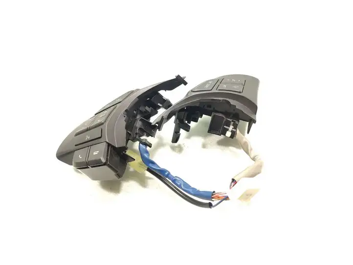 Mazda 6 (2012 - 2015) 75J011 Кнопки на рулевом колесе — фото 2