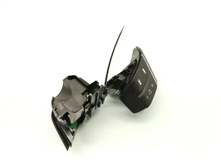 Volvo XC90 (2006 - 2014) 30710707 Кнопки на рулевом колесе — фото 2