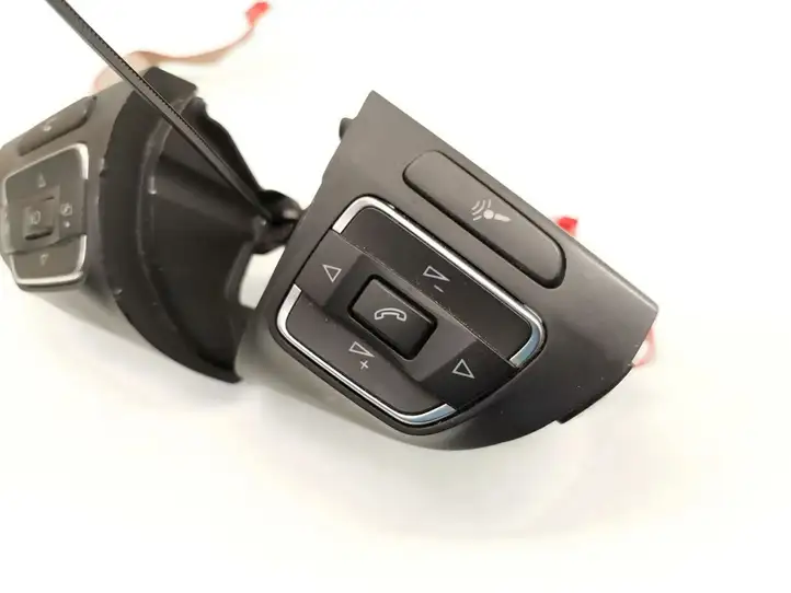 Volkswagen Tiguan (2011 - 2016) 5C0959537A Кнопки на рулевом колесе — фото 3