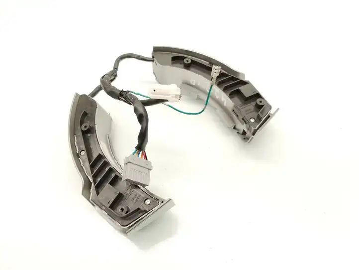 Nissan Qashqai (2006 - 2010) Кнопки на рулевом колесе — фото 5