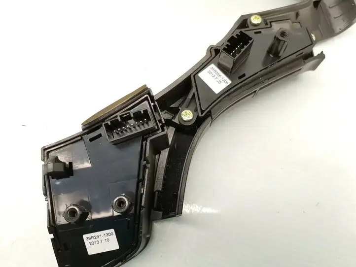 Hyundai i40 (2011 - ) 96790-3Z100RY Кнопки на рулевом колесе — фото 7