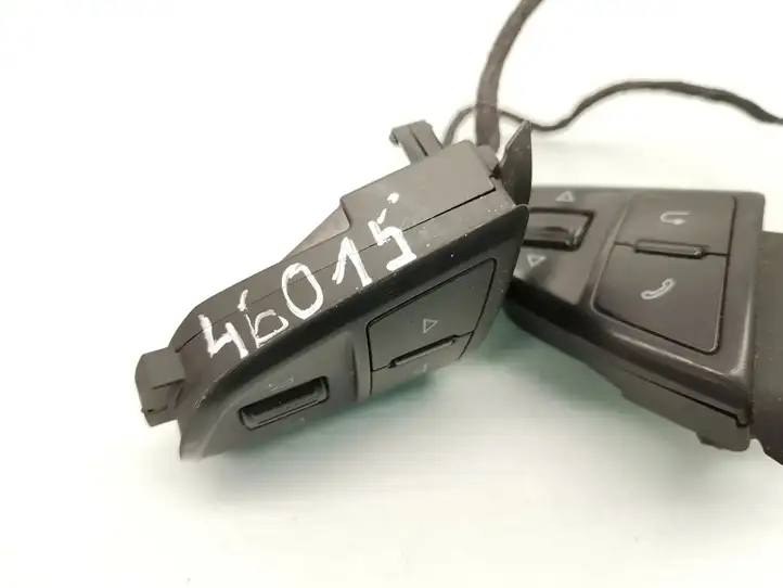 Skoda Octavia Mk2 (1Z) (2004 - 2013) 3T0959538E Кнопки на рулевом колесе — фото 7