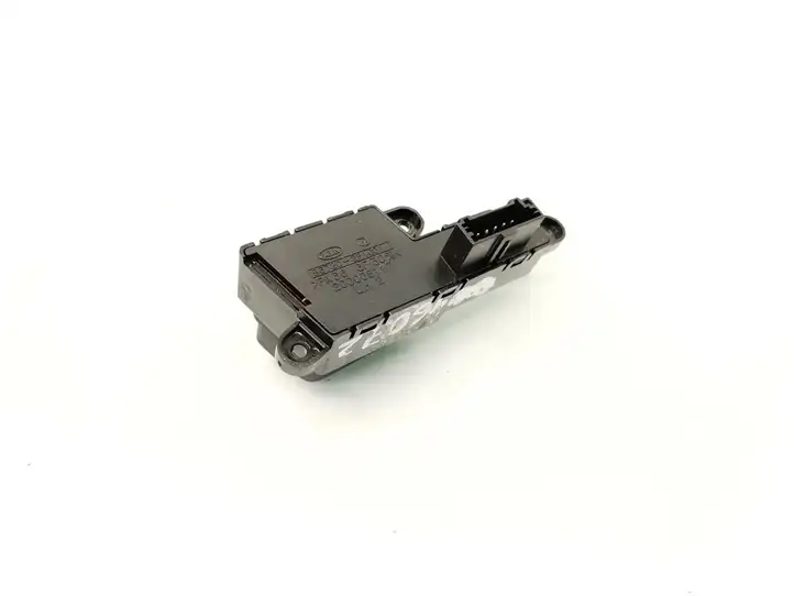 Kia Sorento (2009 - 2014) 96720-2P1001 Кнопки на рулевом колесе — фото 4