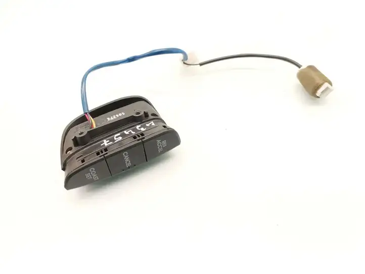 Kia Sorento (2002 - 2006) 967000-3E100 Кнопки на рулевом колесе — фото 1
