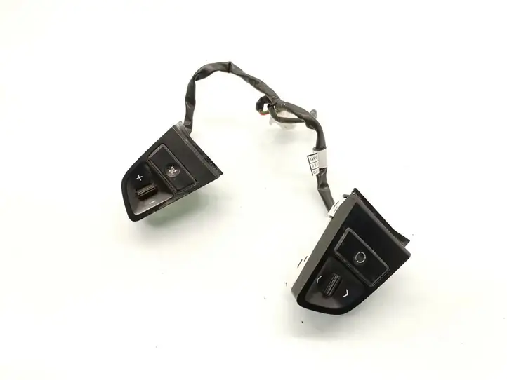 Hyundai i20 (PB PBT) (2008 - 2012) 96700-1J050 Кнопки на рулевом колесе — фото 1