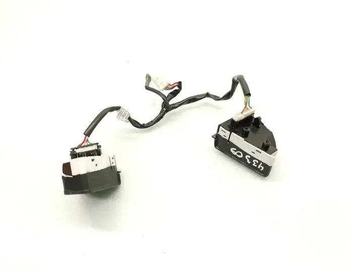 Hyundai i20 (PB PBT) (2008 - 2012) 96700-1J050 Кнопки на рулевом колесе — фото 4