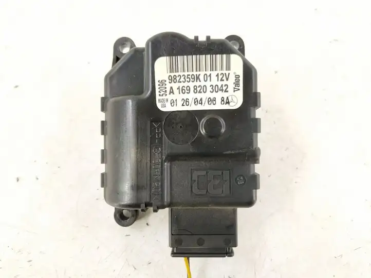 Mercedes-Benz A W169 (2004 - 2012) 1698201042 Блок управления климат-контролем — фото 2
