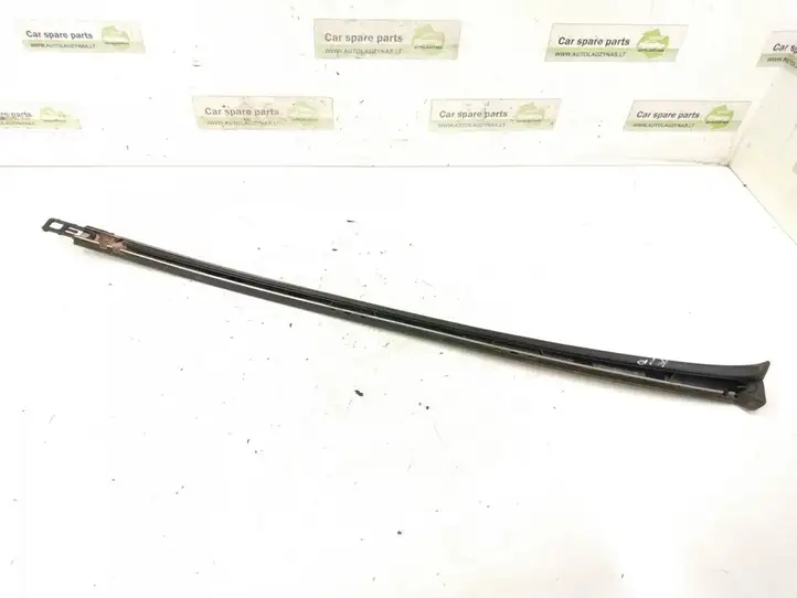 Mercedes-Benz C W204 (2007 - 2014) 2046901962 Накладка стоек лобового стекла — фото 3