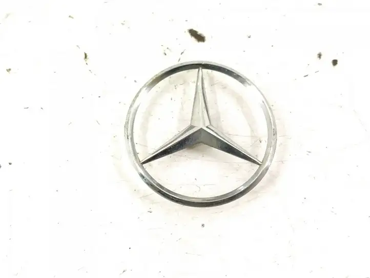 Mercedes-Benz CLK A209,C209 (2002 - 2009) 2097580058 Эмблема производителя — фото 1