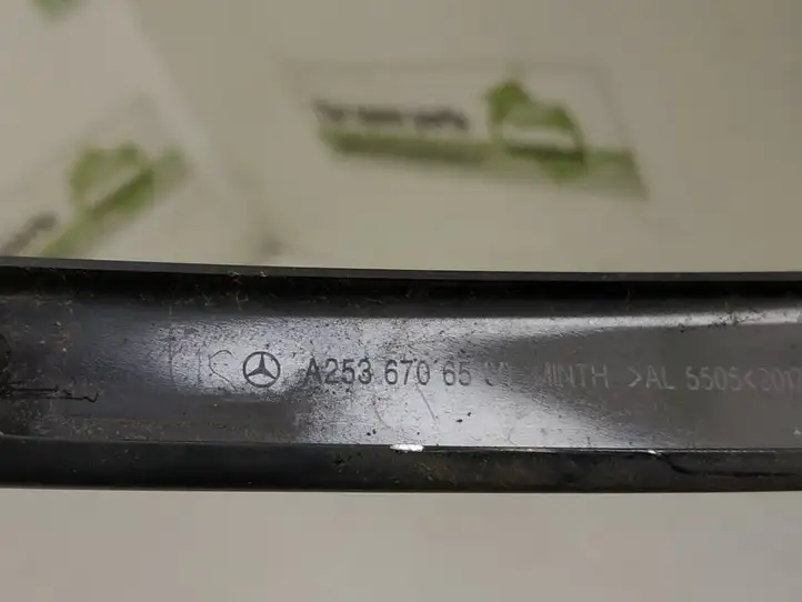 Mercedes-Benz GLC X253/C253 (2015 - ) 2536706500 Накладка стекла задней двери — фото 6