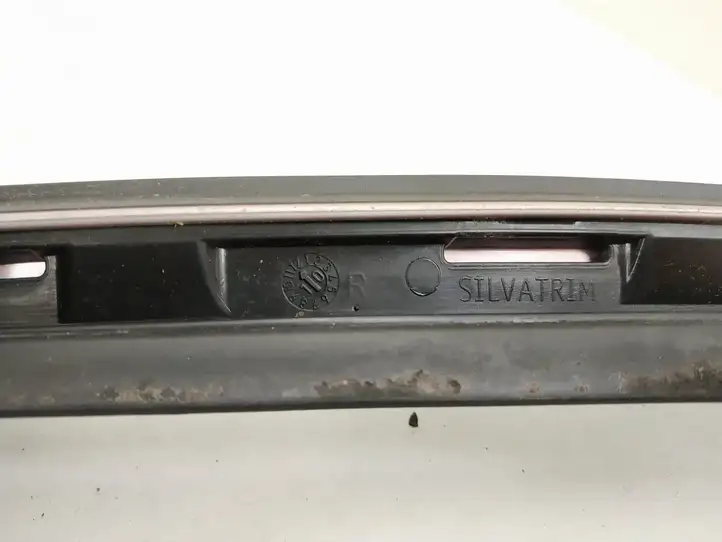 Mercedes-Benz C W204 (2007 - 2014) 2046902062 Накладка стоек лобового стекла — фото 6