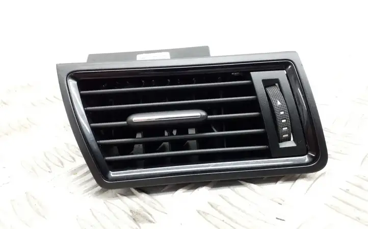 Skoda Rapid (NH) (2012 - 2019) 5JA819702C Боковой воздушный дефлектор — фото 1