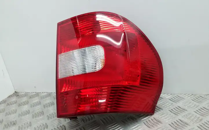 Skoda Yeti (5L) (2009 - 2012) 5L0945111 Задний фонарь в кузове — фото 1