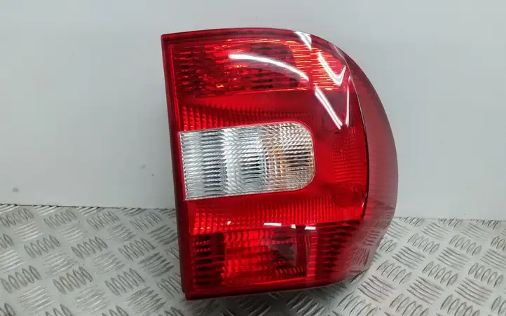 Skoda Yeti (5L) (2009 - 2012) 5L0945111 Задний фонарь в кузове — фото 2
