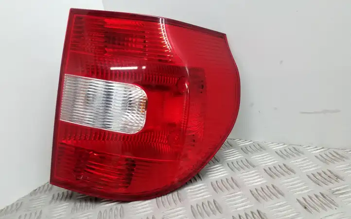 Skoda Yeti (5L) (2009 - 2012) 5L0945112 Задний фонарь в кузове — фото 1
