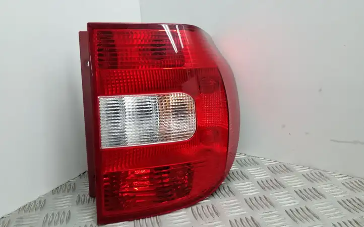 Skoda Yeti (5L) (2009 - 2012) 5L0945112 Задний фонарь в кузове — фото 2