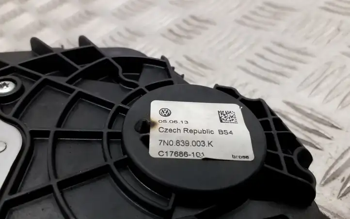 Volkswagen Sharan (2010 - 2015) 7N0839016F Замок раздвижной двери — фото 3