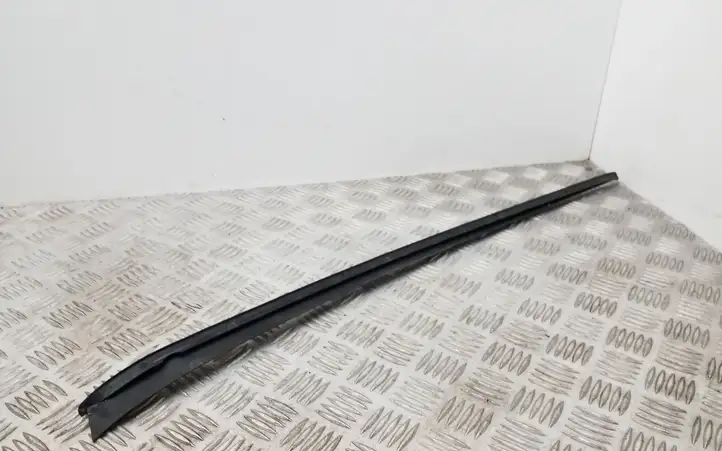 Volkswagen PASSAT B8 (2015 - ) 3G0854327 Накладка стоек лобового стекла — фото 2