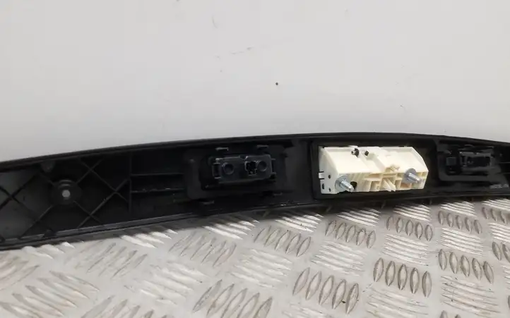 Volkswagen Tiguan (2011 - 2016) 5N0827335L Подсветка номера — фото 5