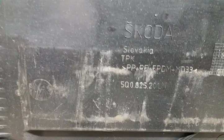 Skoda Octavia Mk3 (5E) (2013 - 2019) 5Q0825201M Боковая защита днища — фото 6