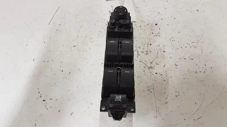 Mazda 6 (2012 - 2015) GDK66350A Кнопка стеклоподъемников — фото 1