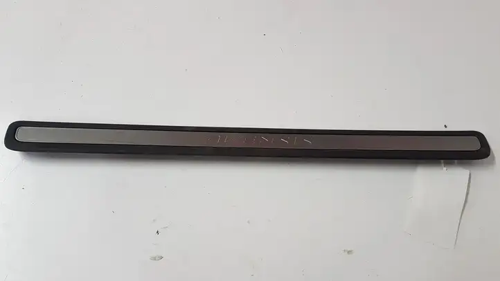 Toyota Avensis T270 (2009 - 2012) 6791105030 Внутренняя отделка переднего порога — фото 1