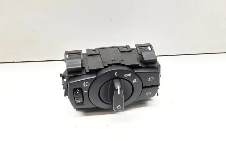 BMW 3 E90 E91 (2005 - 2012) 6932794 Включатель фонарей — фото 1