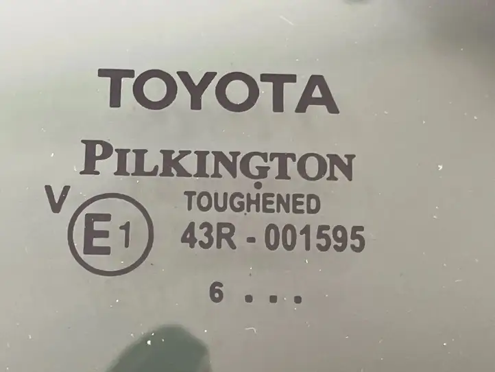 Toyota Auris E180 (2012 - 2018) 43R001595 Заднее боковое стекло — фото 3