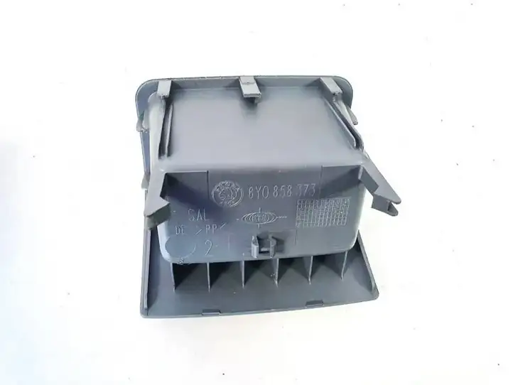 Skoda Fabia Mk1 (6Y) (1999 - 2007) 6y0858373 Прочие детали салона — фото 2