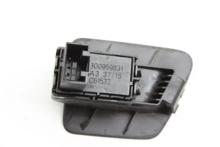 Volkswagen PASSAT B8 (2015 - ) 3G0959831 Кнопка закрытия багажника — фото 4