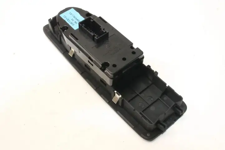 BMW 1 E82 E88 (2007 - 2014) 9167157 Кнопка стеклоподъемников — фото 5