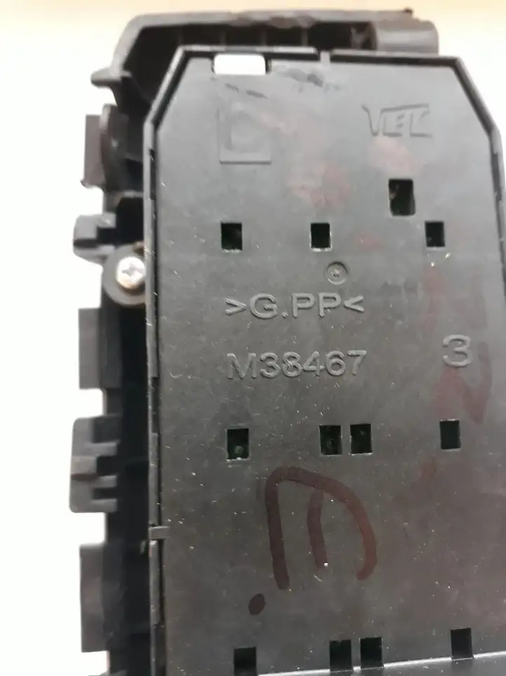 Honda Jazz (2008 - 2014) M38467 Кнопка стеклоподъемников — фото 3