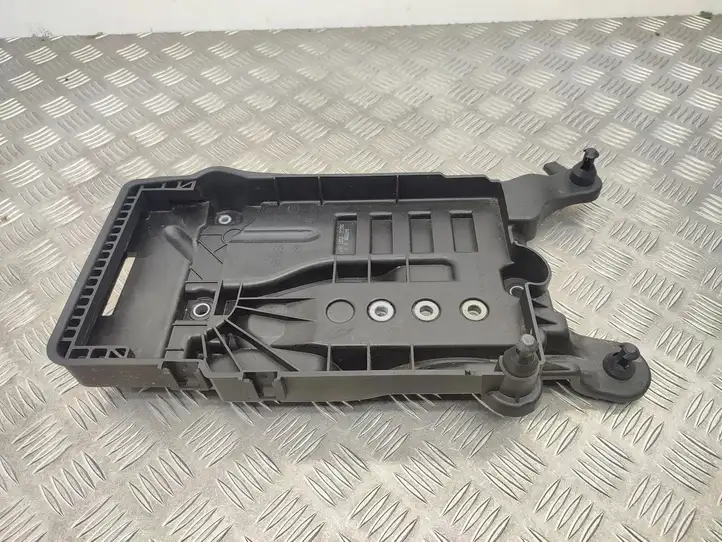 Volkswagen Taigo (2020 - ) 2Q0915331 Площадка аккумулятора — фото 7