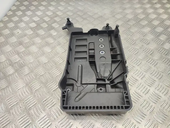 Volkswagen Taigo (2020 - ) 2Q0915331 Площадка аккумулятора — фото 8