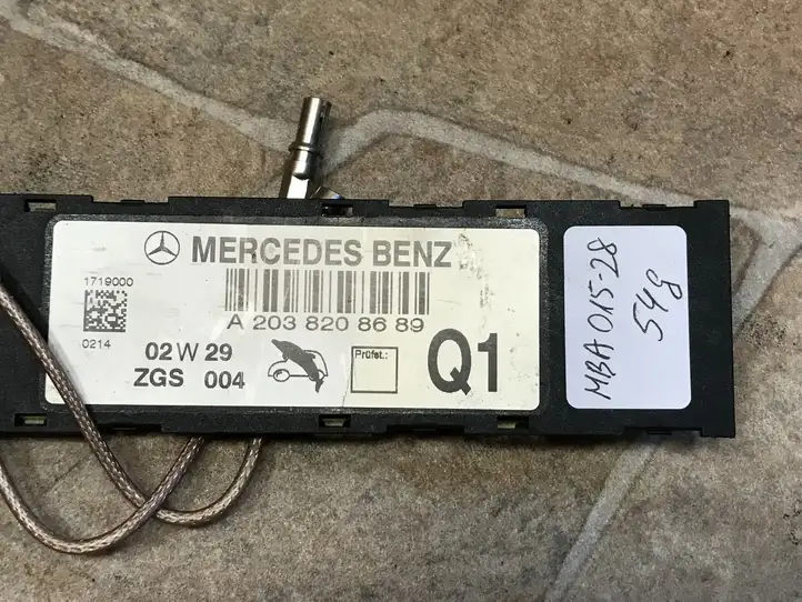 Mercedes-Benz C W203 (2000 - 2007) A2038208689 Усилитель антенны — фото 4
