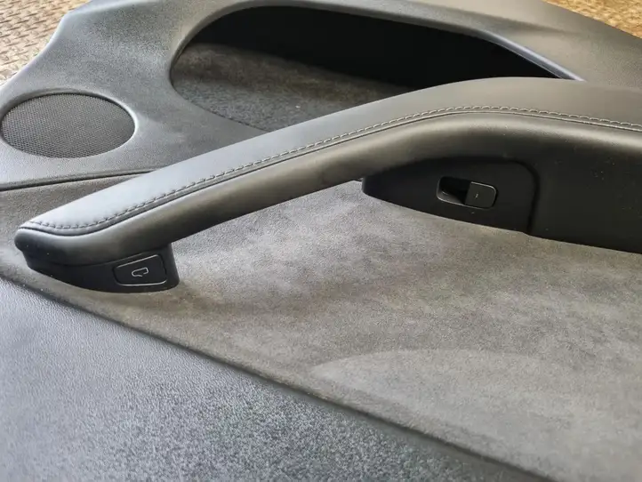 Tesla Model Y (2019 - 2024) 169729599G Обшивка задней двери — фото 13
