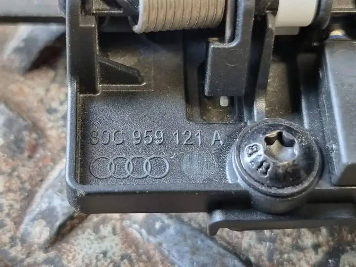 Audi Q5 SQ5 (2017 - ) 80A827507A Скоба замка крышки багажника — фото 4