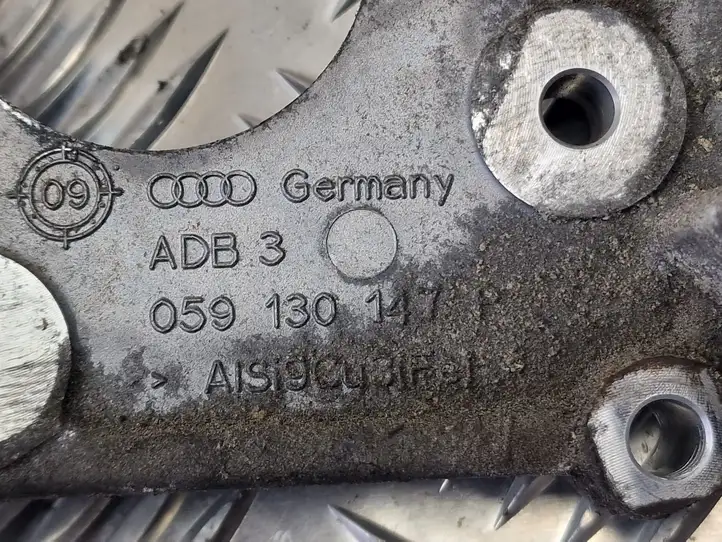 Audi A6 S6 C6 4F (2008 - 2011) 059130147P Кронштейн топливного насоса — фото 2