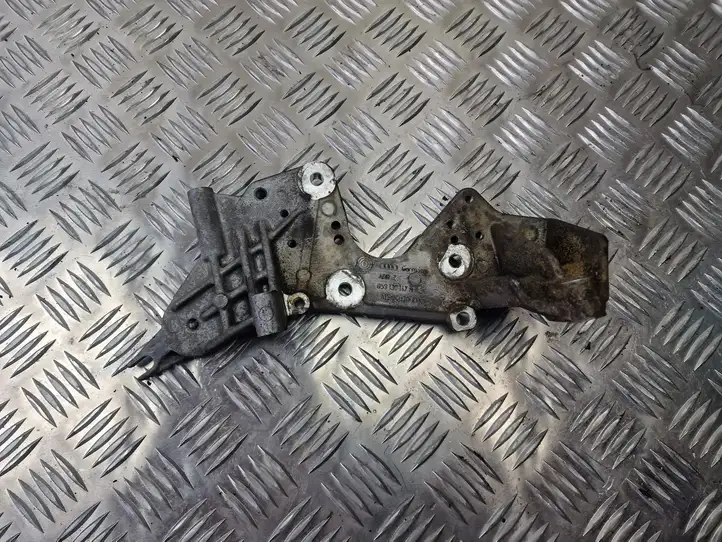 Audi Q7 4L (2005 - 2009) 059130147N Кронштейн топливного насоса — фото 1